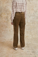 Carica l&#39;immagine nel visualizzatore di Gallery, Pantaloni cargo velluto marroni
